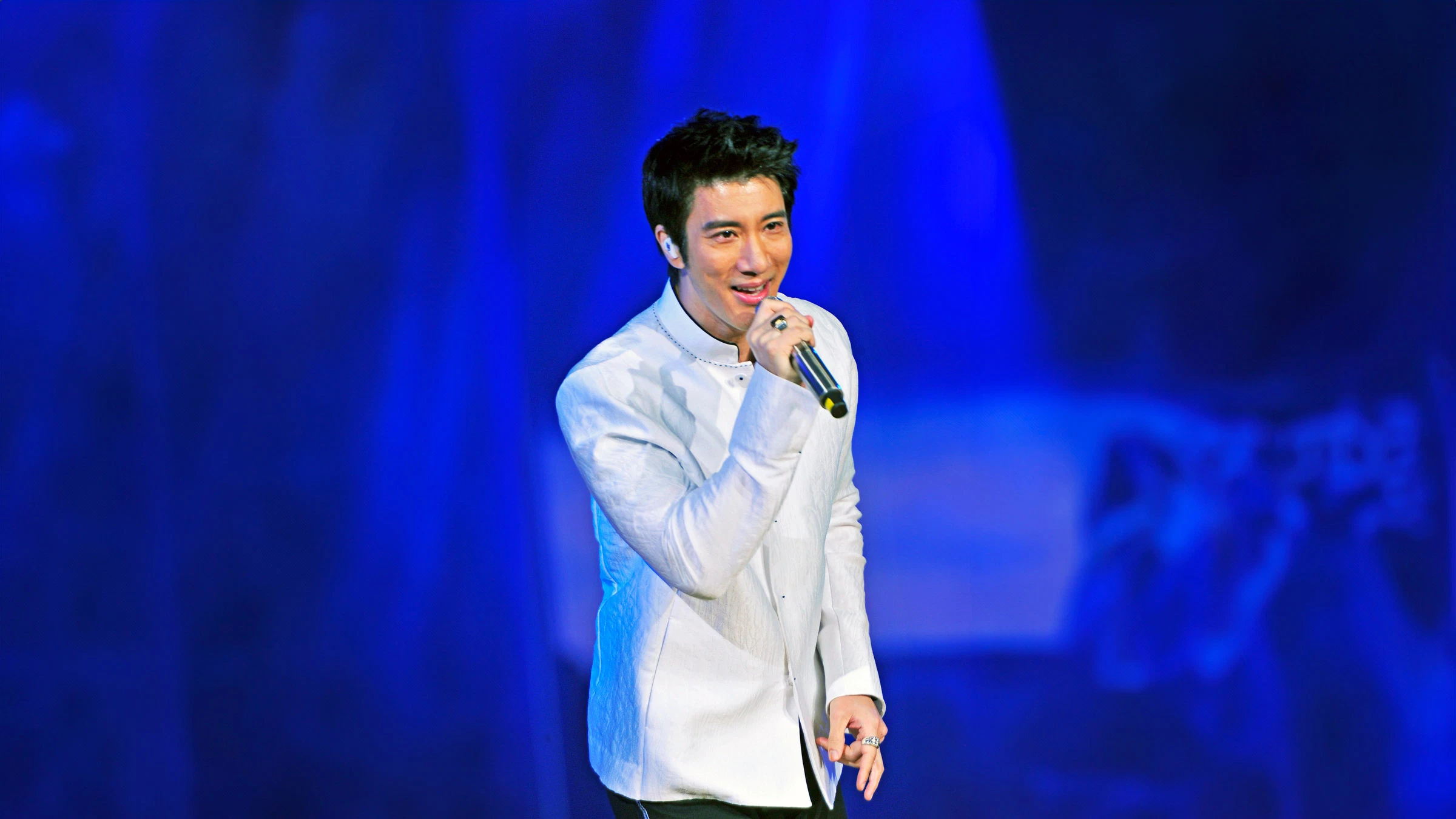 Leehom Wang